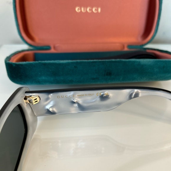 Gucci 52mm Slim Rectangular Sunglasses in Black with Pearl Interior- GG0516S 001 - Picture 9 of 11